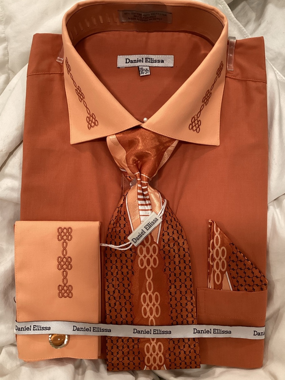 Daniel Ellissa Men's Tangerine Dress Shirt with Coordinating Tie NEW